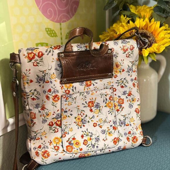 EUC Patricia Nash Floral Cream and Brown  Crossbody / Backpack - Picture 1 of 13